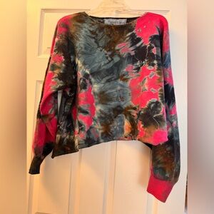 ASYMMETRICAL SOFT & COZY tye-dye top. Size large. Feels like sweatshirt.